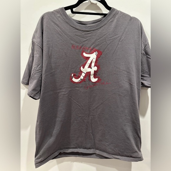 Gildan Other - Gray T-Shirt with Red Logo